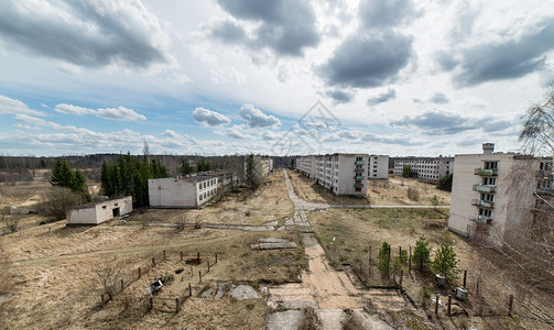 被废弃的军事定居点废墟拉脱维图片