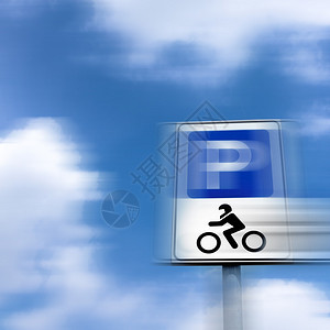 只停车的摩托车路标运动模糊不清车牌图片