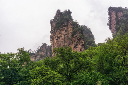 袁家界公园风景秀丽著名的高大怪诞岩石成为阿凡达的灵感来源图片