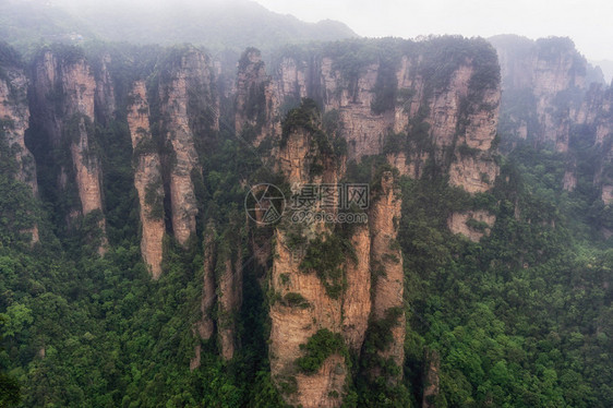 山顶高方尖像深谷的岩石一样在地表景色图片