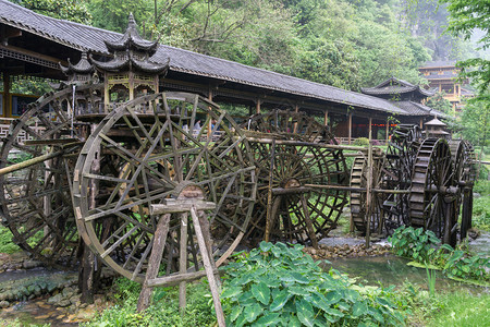 张贾吉山洞口入地区广隆洞穴入图片