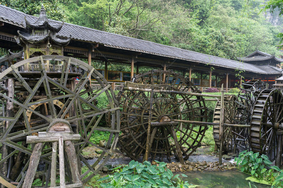 张贾吉山洞口入地区广隆洞穴入图片