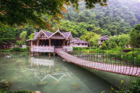 湖南凤凰Zhangjiajie入口公园布景场的广隆东风景区背景