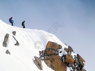 法国著名的勃朗峰山坡上的登山者图片