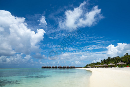 完美的热带岛屿天堂海滩马尔代图片