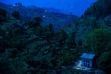 公园夜景尼泊尔中部夜间山地景观北背景