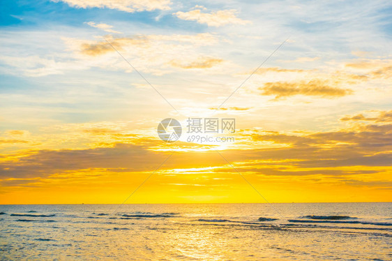 美丽自然沙滩和海边或海洋有日落提升颜图片