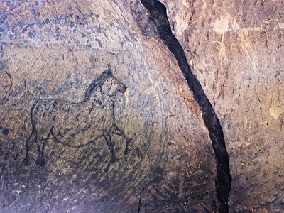 沙石洞穴中的抽象儿童艺术图片