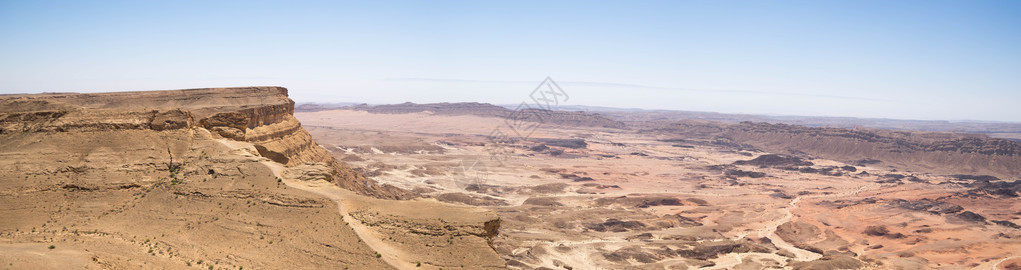 在以色列沙漠的石山背景图片