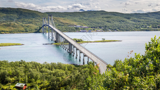 挪威Tjeldsund大桥图片