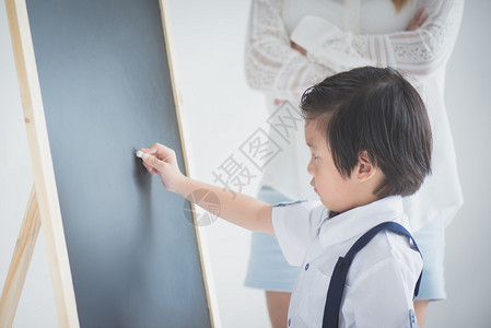 疲倦的亚洲学生不想学习背景图片