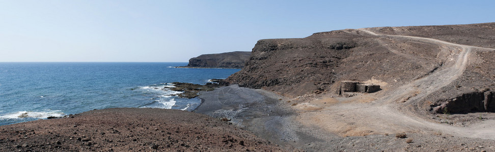 从空中俯瞰前往波佐内格罗的路上的沙漠和火山景观图片