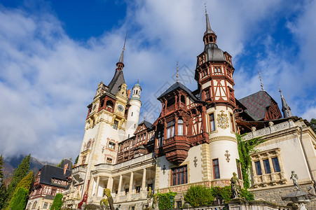 梅纳盖沙森林背景-梅纳盖沙森林摄影图片-令人惊叹的尼泊尔喜马拉雅山