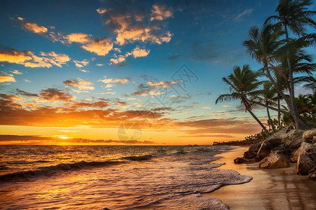 在一个热带岛屿的日出景观的天堂热带isl图片