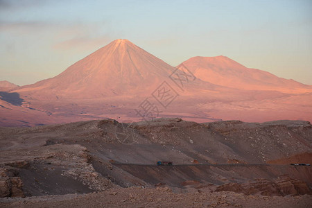 智利阿塔卡马沙漠火山自然山图片