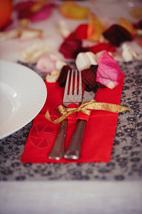 美丽的浪漫桌情人节温柔的夜图片