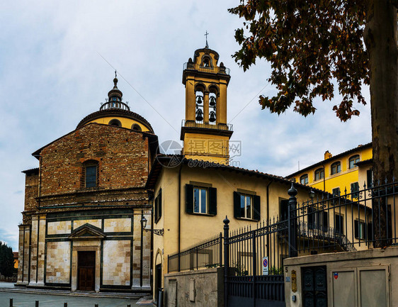 SantaMariadelleCarceri是意大利托斯卡尼省普拉托的Basilica教堂图片