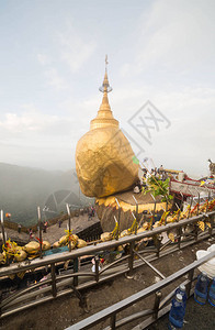 金岩是缅甸的主要佛教寺庙图片