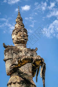 老挝万象附近佛园的魔像图片