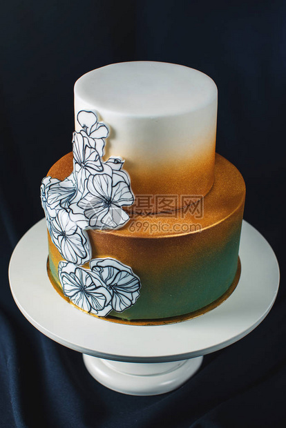 婚礼蛋糕装饰金色绿色渐变图片