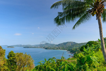 从普吉岛观景点卡伦海滩卡塔海滩芭东海滩拍摄的风景背景图片