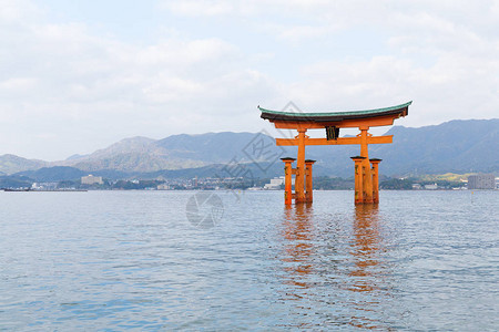 严岛神社浮动鸟居门图片