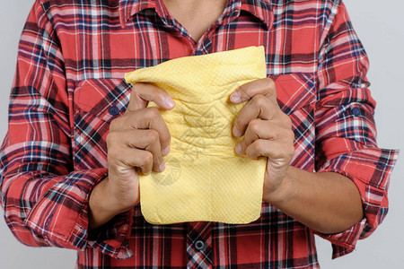 人手洗车用黄色PVA麂皮图片