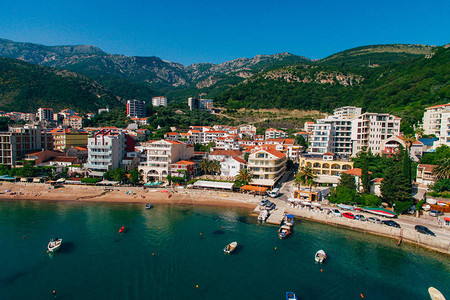 黑山亚得里亚海城市的海岸航空摄影海上船只酒店别图片
