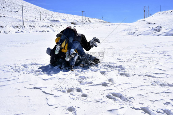 伊朗斯法罕Fereydunshahr滑雪胜地Barf图片