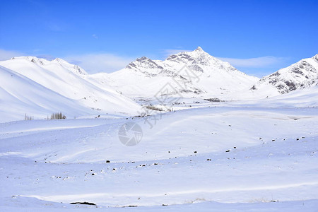 伊朗斯法罕Fereydunshahr滑雪胜地Barf图片