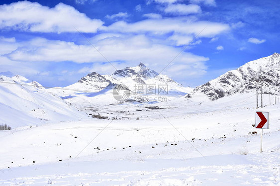 伊朗斯法罕Fereydunshahr滑雪胜地Barf图片