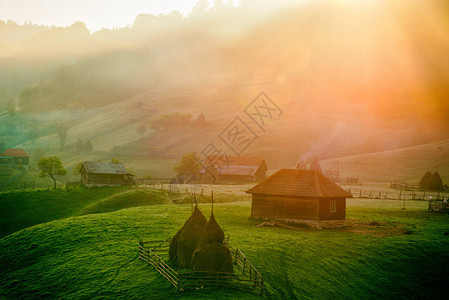 罗马尼亚夏季清背景图片
