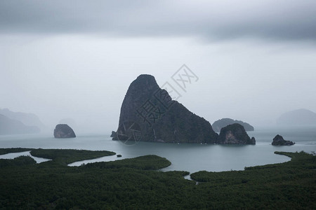 长时间曝光的海景图片