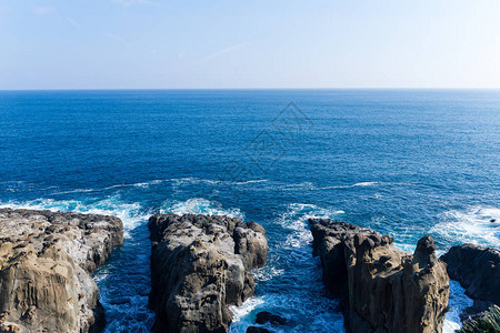 日本海岸岩石海岸图片