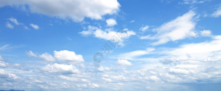 蓝天空白云飘扬新鲜空气户外图片