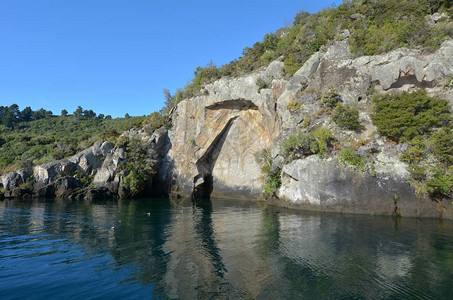 新西兰北岛Taupo湖的毛利人岩石刻在新西兰北岛图片