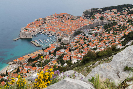Dubrovnik的旧镇在克罗地亚南达尔马提亚州的斯尔德山发现石灰岩图片