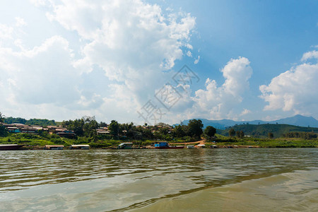 在湄公河从HuayXai经Pakbeng到老挝LuangPrabang的两天巡航图片