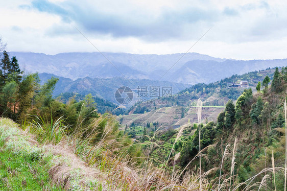 春季长城水稻台LongjiRiceTerrace地区绿山的达图片