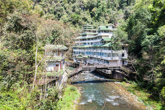 游象山江堤村龙胜温泉森林公园春日峡谷溪观图片