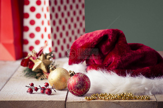 圣诞礼帽和装饰圣图片