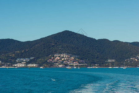 Beach是澳大利亚在昆士兰Whitsunday海岸的一个度假胜地城镇图片