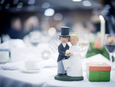 贵宾婚礼晚宴结婚晚宴的招待会与蛋糕托普新图片