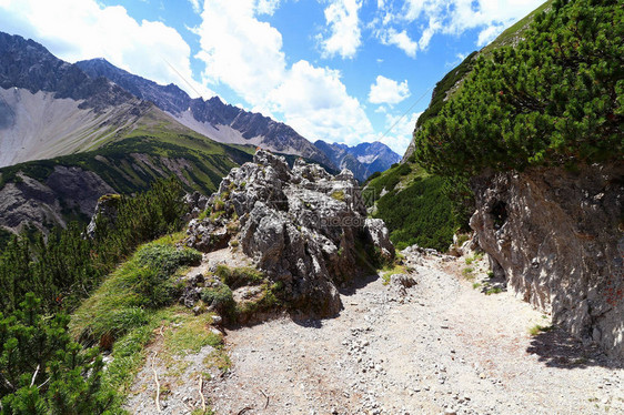 在奥地利Hahntennnjoch登山图片