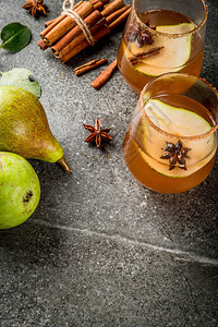 秋季饮品热红酒传统的秋辣鸡尾酒图片