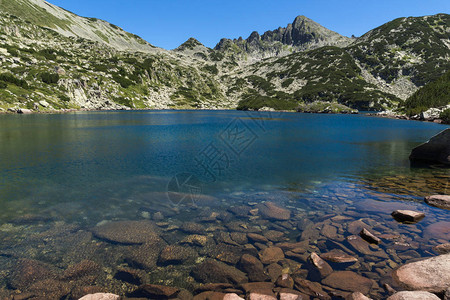 保加利亚皮林山大Valyavishko湖和Dzhangar山图片