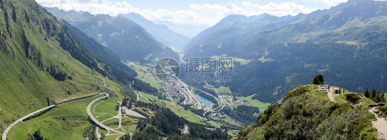 沿路到瑞士高特哈德山口的莱文图片