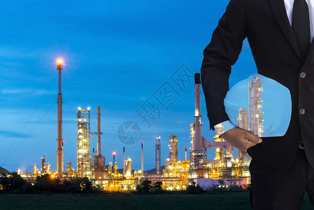 双曝光人调查石油refiery厂和化工厂图片