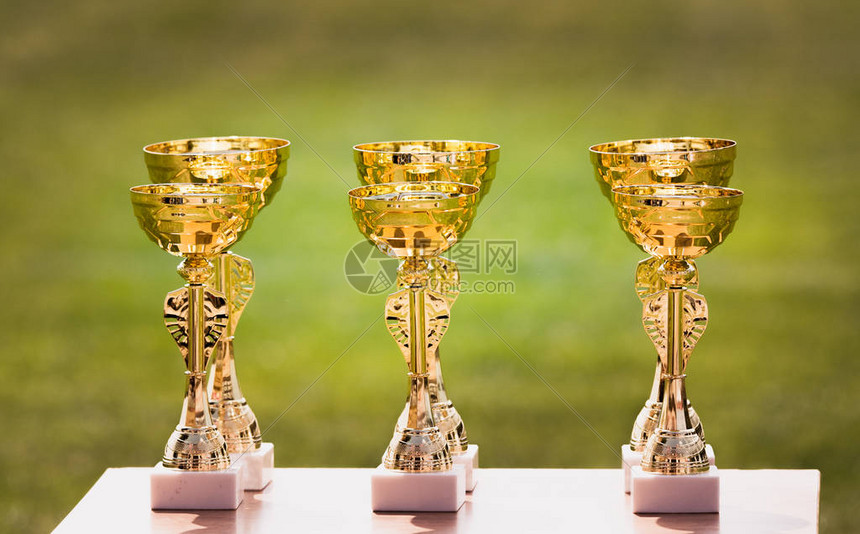 冠军拼图未完待续哈登与库里的总冠军之路还有多远