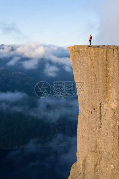 Rock是Ryfylke最有名的旅游景点图片